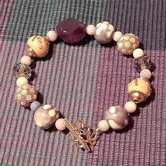 Handmade Purple Bracelet with fancy beads - Picture 1 of 4